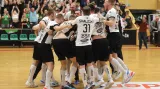 Trofej pro mistra převzali házenkáři Karviné
