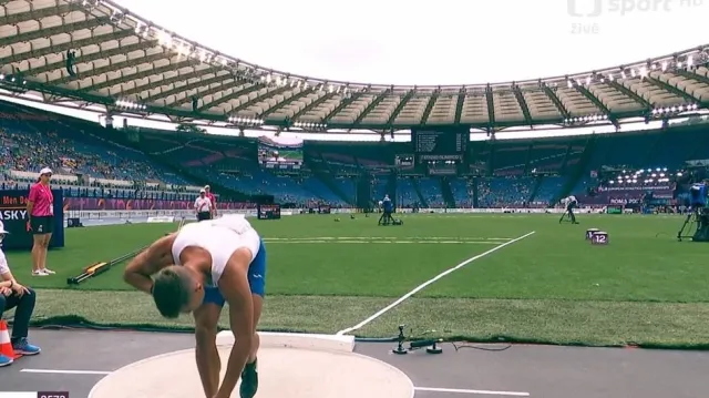 Pokusy desetibojaře Stráského v kouli s ohlasem