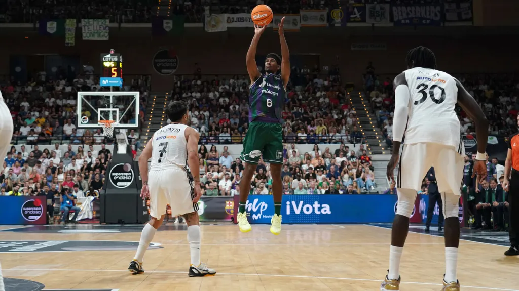 Kameron Taylor ve finále Španělského super poháru