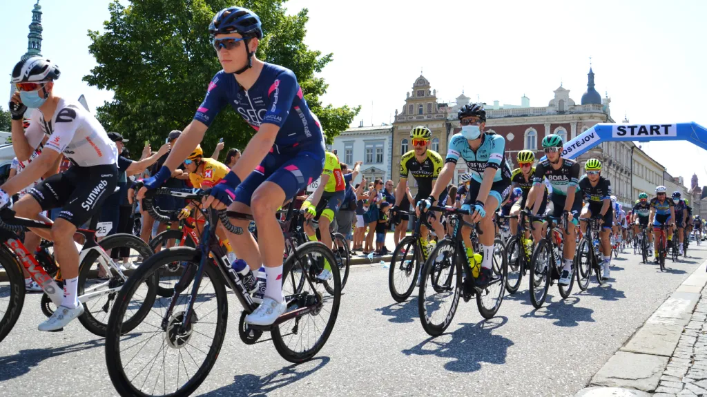 Závodníci na Czech Cycling Tour
