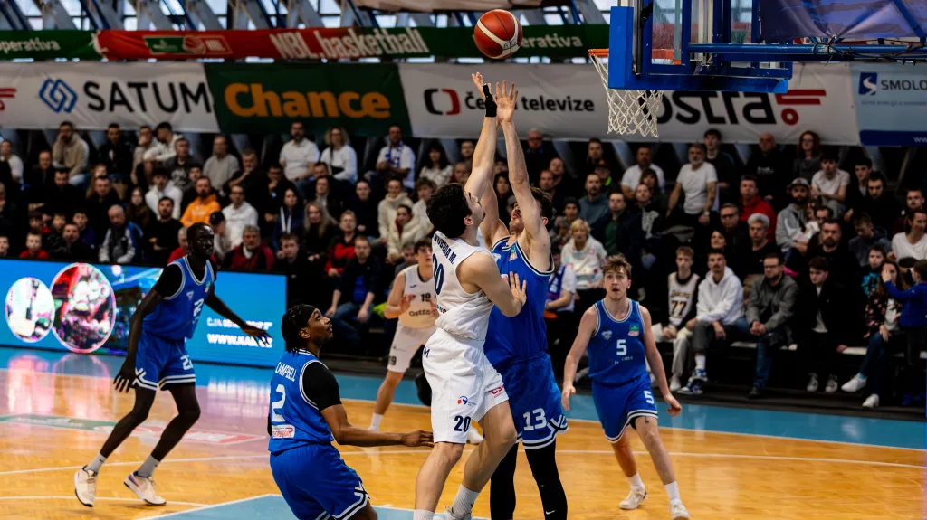 Utkání Ostrava – USK Praha