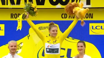 Čtvrtou etapu Tour de France Femmes ovládla Kastelijnová, dál vede Kopecky