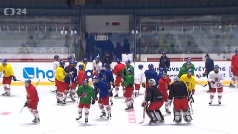 Z nároďáku vypadl obránce Hrabal