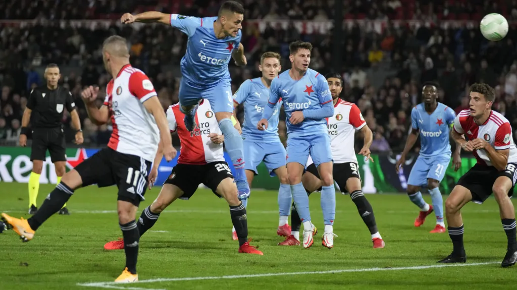 Tomáš Holeš ve výskoku v akci