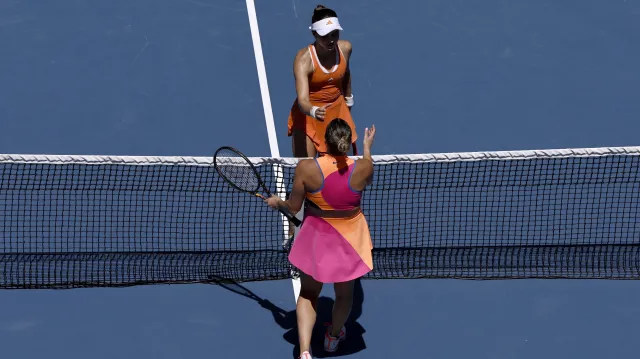 Sabalenková a Zverev jsou v semifinále