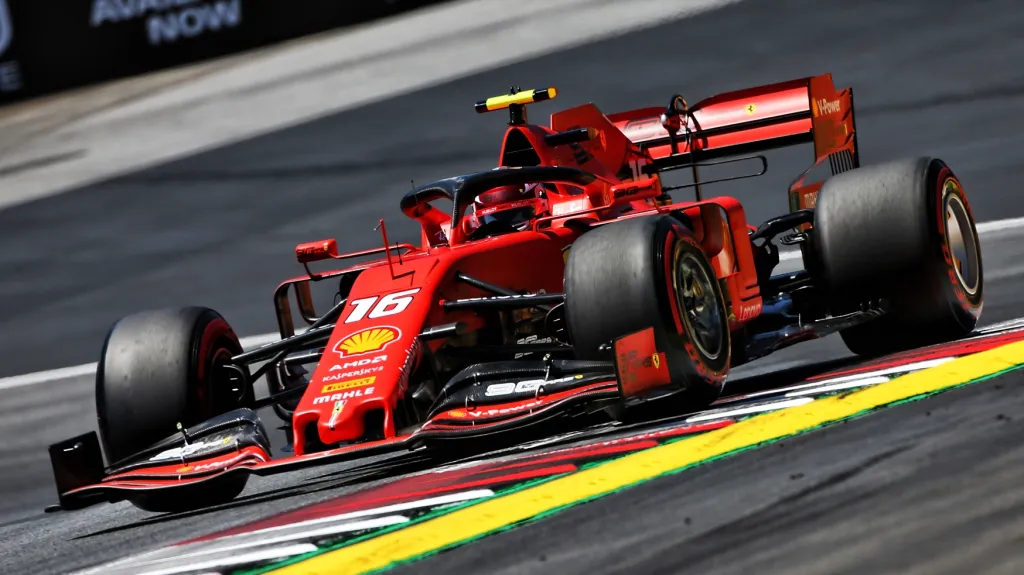 Jezdec stáje Ferrari Charles Leclerc
