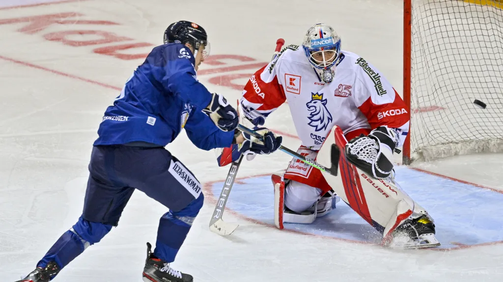 Roman Will zasahuje v zápase s Finskem