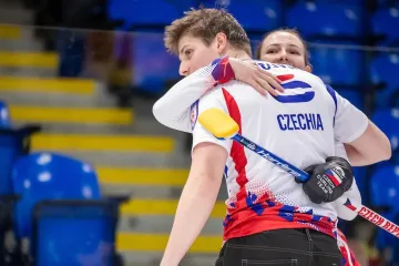 Zelingrová s Chabičovským porazili v zápase o udržení Čínu