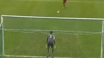 Ezequiel Calvente kope penaltu