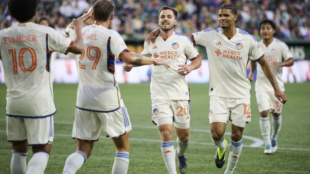 Pavel Bucha slaví gól