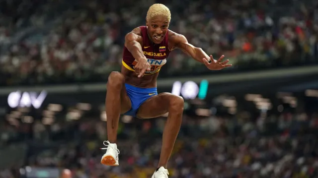 Závěrečný skok vystřelil Rojasovou ke čtvrtému zlatu