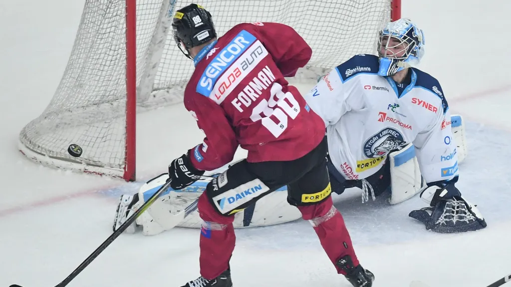 Útočník Sparty Miroslav Forman v šanci proti Liberci