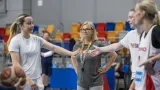 Trenérka Romana Ptáčková se svěřenkyněmi