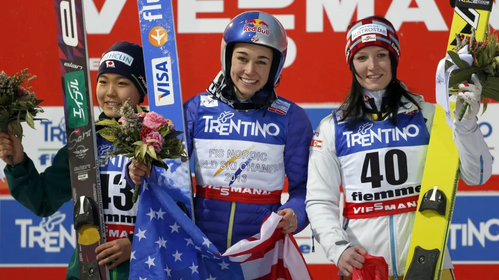 Medailistky závodu skokanek na lyžích