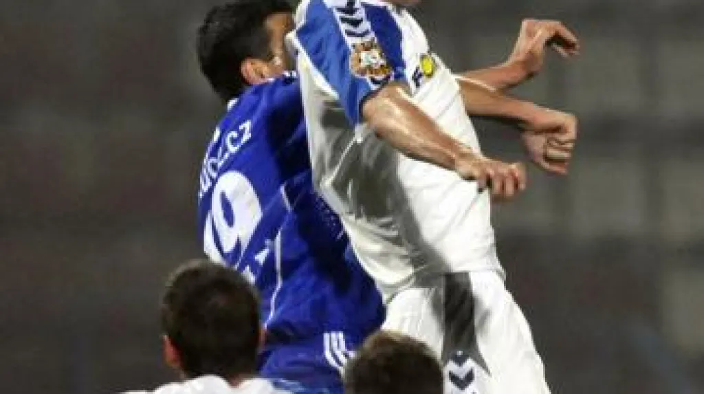 Ondřej Smetana z Liberce a Darko Šuškavčević z domácí Sigmy 