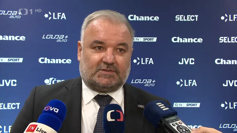 Na předsedu FAČR bude kandidovat Fousek i Bárta