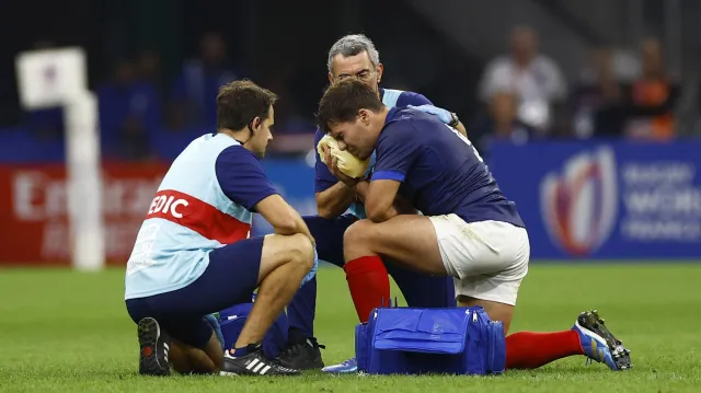 Francie – Namibie: Zranění Duponta a červená karta pro Namibijce Deysela