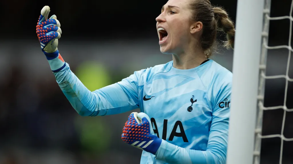 Barbora Votíková v dresu Tottenhamu