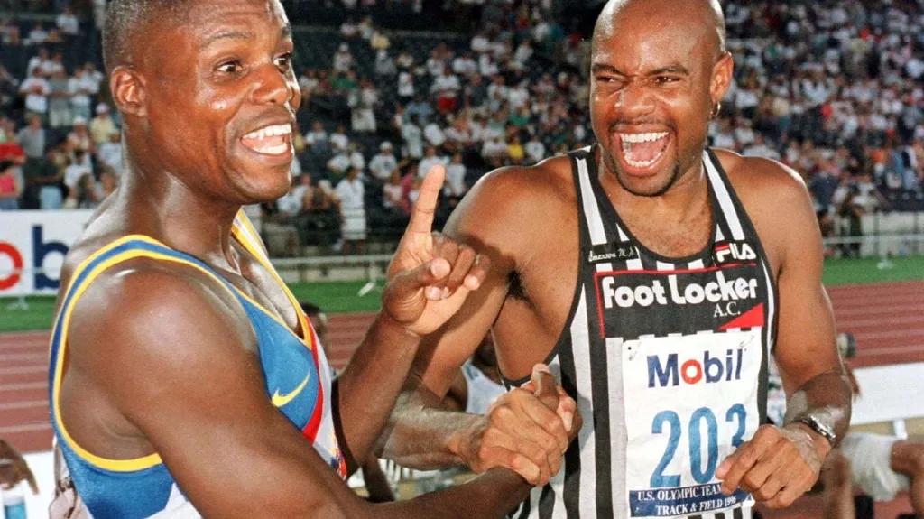 Carl Lewis a Mike Powell