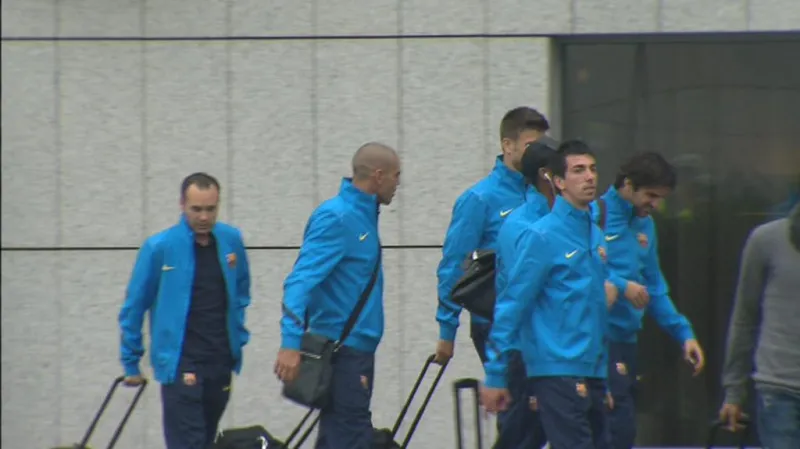 Fotbalisté Barcelony už jsou v Praze