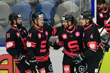 Hokejisté Sparty se radují z výhry