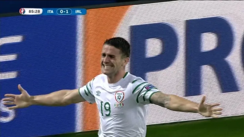 Gól v utkání Itálie - Irsko: Brady - 0:1 (85. min.)
