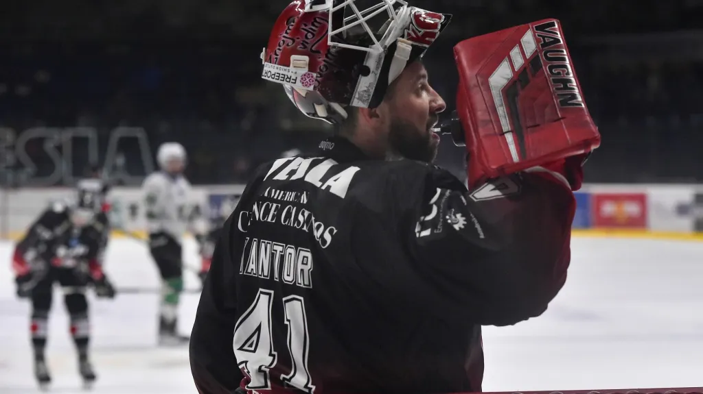 Znojemský brankář Pavel Kantor