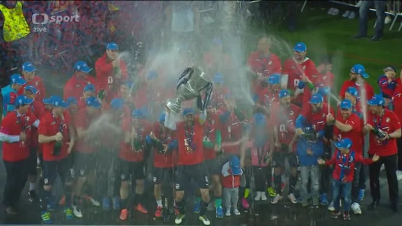 Předání mistrovského poháru a oslavy plzeňského titulu