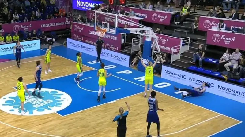 Basketbalistky ZVVZ USK Praha nezvládly duel s Kurskem a finále Euroligy si nezahrají