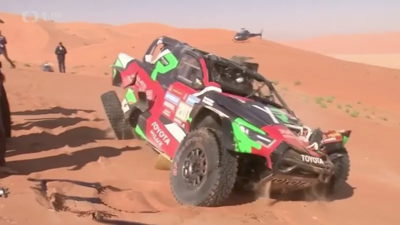 Účastníci Dakaru mají za sebou část dvoudenní etapy