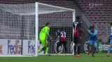 Gól v utkání Nice - Slavia: Olayinka - 1:2 (64. min.)