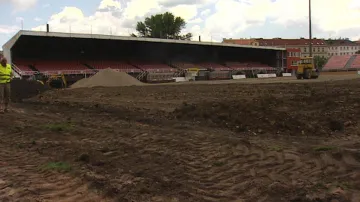 Přestavba hrací plochy na stadionu Viktorie Žižkov