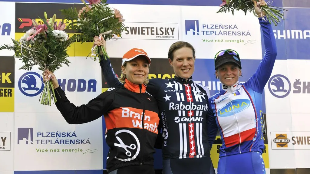 Zleva: Nizozemka Paassenová, Američanka Comptonová, Nashová