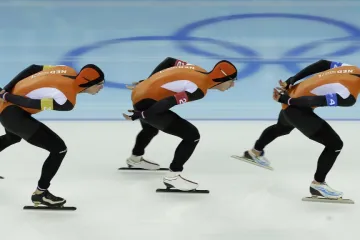 Nizozemské trio ve stíhacím závodě družstev