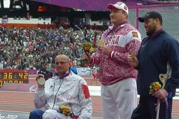 Druhou, a zatím poslední medaili z atletiky vybojoval pro české barvy Rostislav Pohlmann.