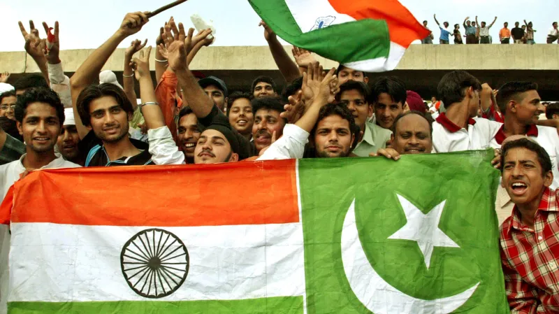 Fanoušci indických a pákistánských pozemkářů společně fandí svým reprezentantům