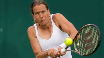 Strýcová si ve čtyřhře zahraje o titul na Wimbledonu