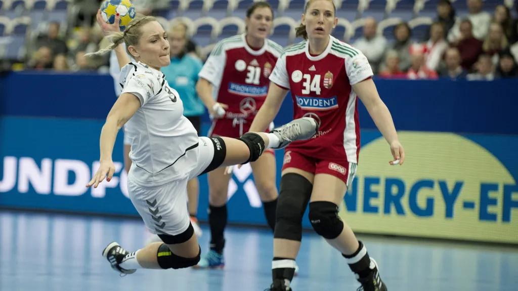 Jana Knedlíková při střelbě