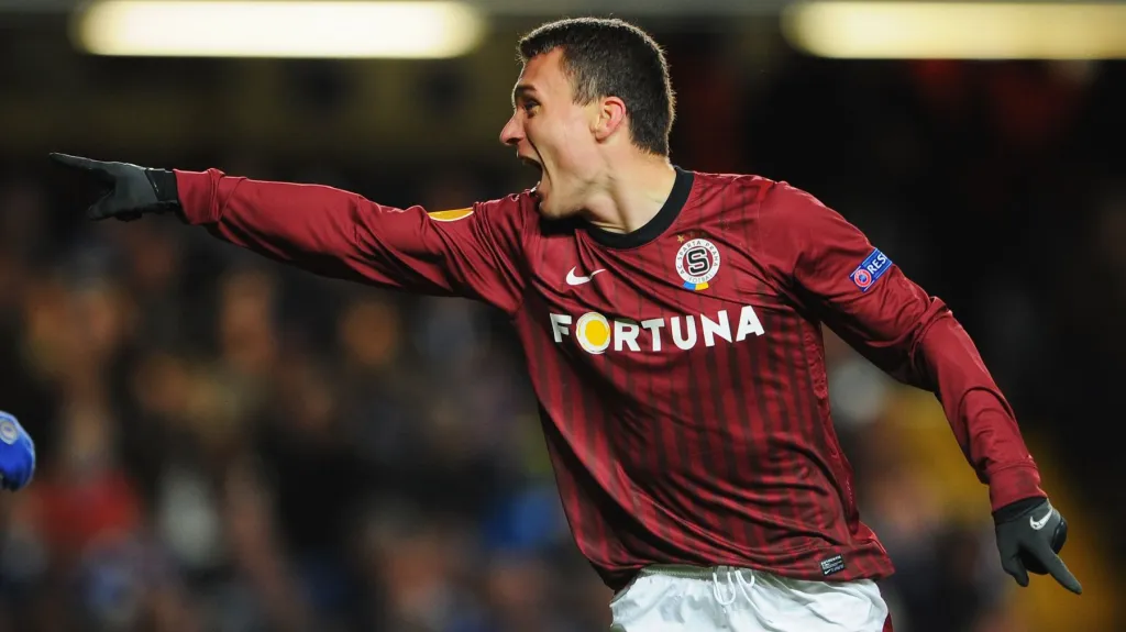 David Lafata slaví gólovou trefu za Spartu