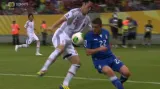 Itálie - Japonsko: Učida míč posunul do vlastní branky - 2:2 (50. min.)