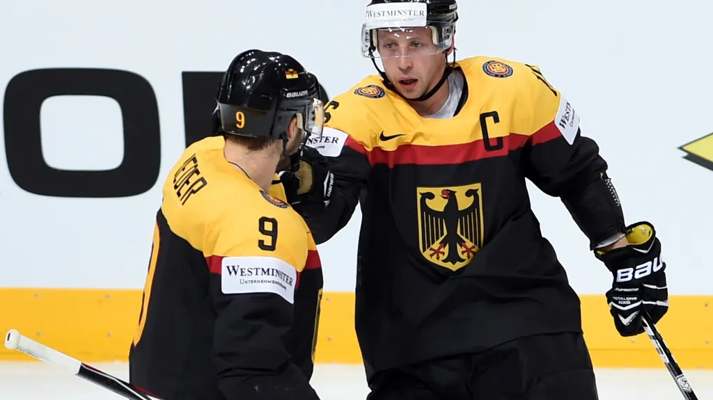 Reprezentanti Německa Michael Wolf a Tobias Rieder