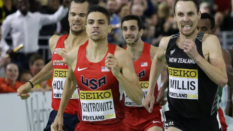 Jakub Holuša v závodě na 1500 m