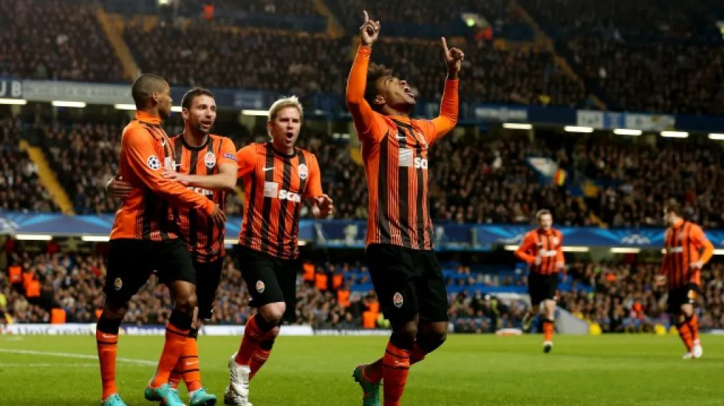 Willian se raduje z gólu do sítě Chelsea