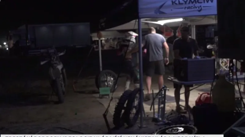 Novotná si při pádu zlomila klíční kost a Dakar pro ni skončil