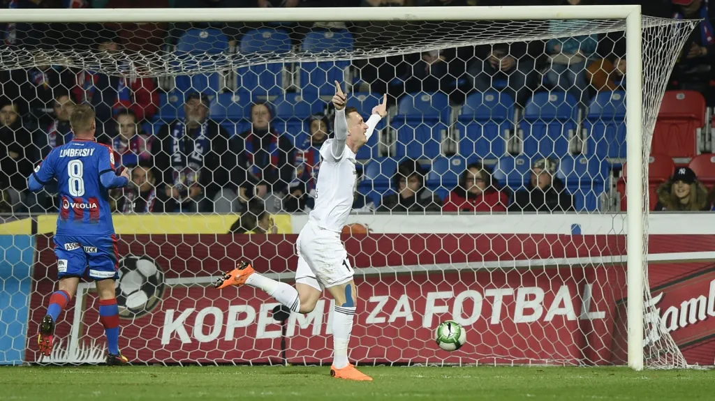 Petr Mareš se raduje z branky proti Plzni