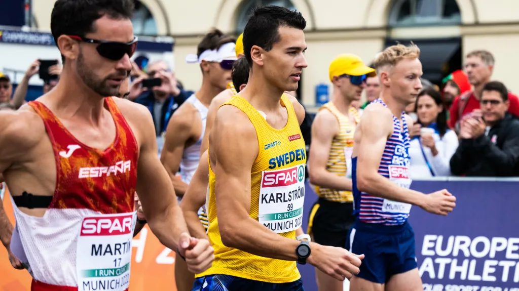 Chodecký souboj Álvara Martína a Perseuse Karlströma