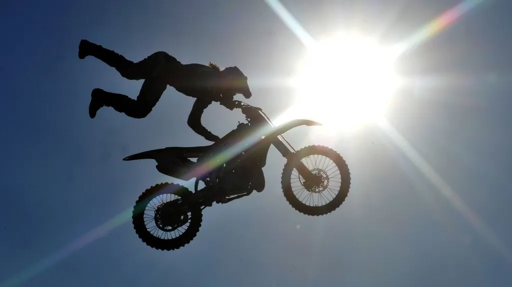 Exhibice ve freestyle motokrosu