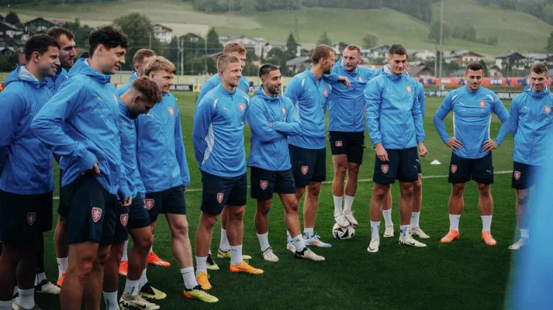 Fotbalisté odcestovali na kemp do Schladmingu, Barák se připojí v pondělí