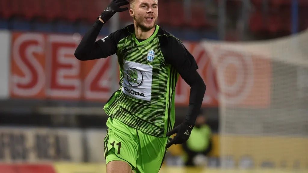 Nikolaj Komličenko z Mladé Boleslavi se raduje z gólu