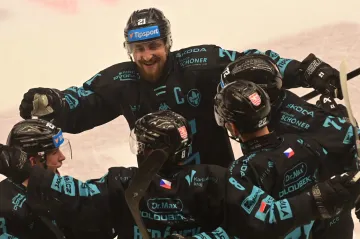 Hokejisté Karlových Varů slaví